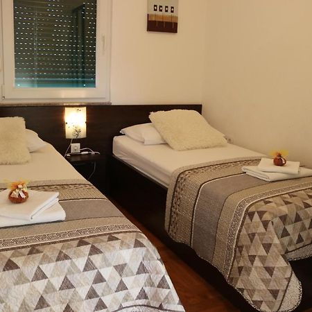 Apartments Marina Водице Екстериор снимка