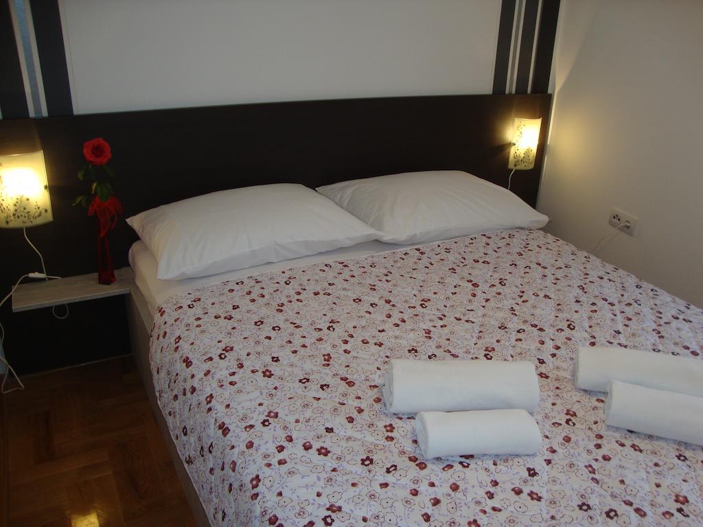 Apartments Marina Водице Екстериор снимка