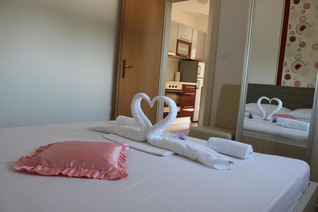 Apartments Marina Водице Екстериор снимка