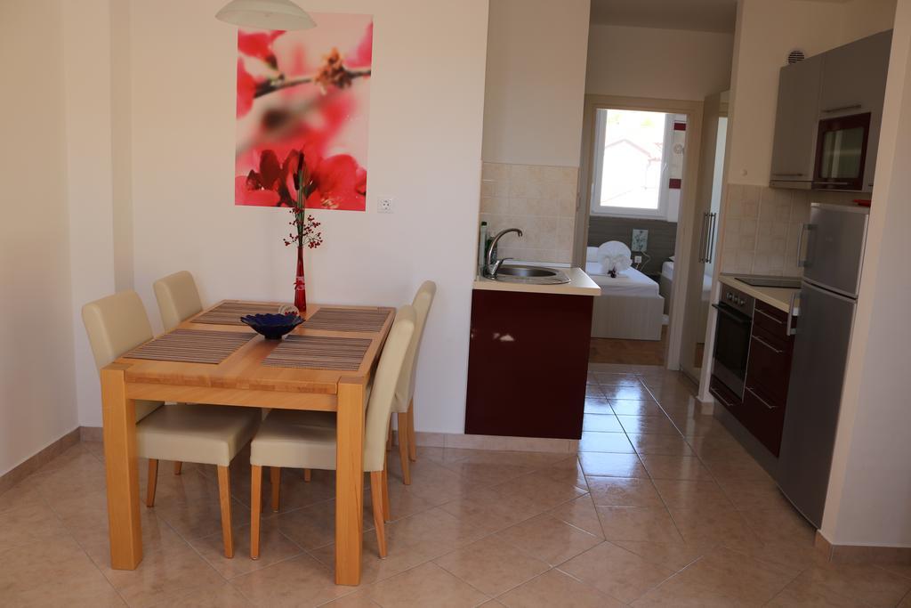 Apartments Marina Водице Екстериор снимка